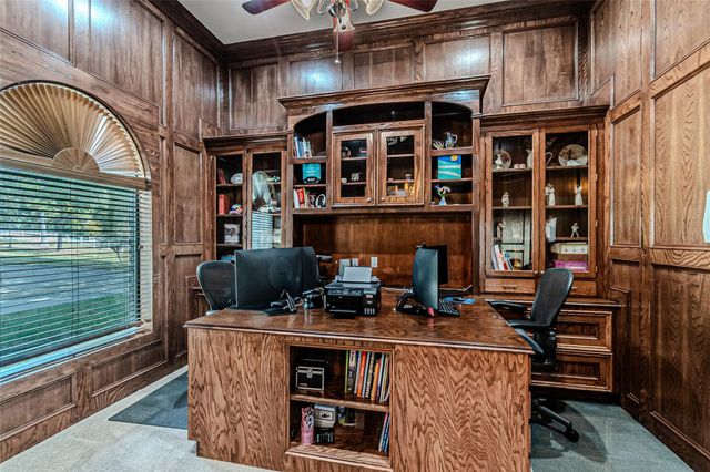 15569 Crown Oaks Drive, Montgomery, TX 77316