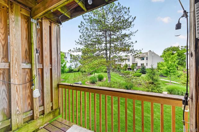 6 Linda Court, Nanuet, NY 10954