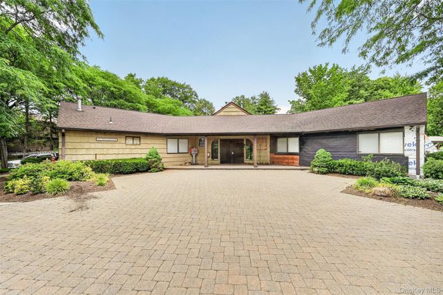 6 Linda Court, Nanuet, NY 10954