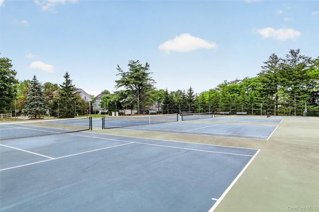 6 Linda Court, Nanuet, NY 10954