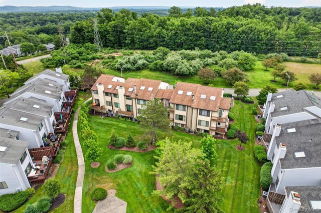 6 Linda Court, Nanuet, NY 10954