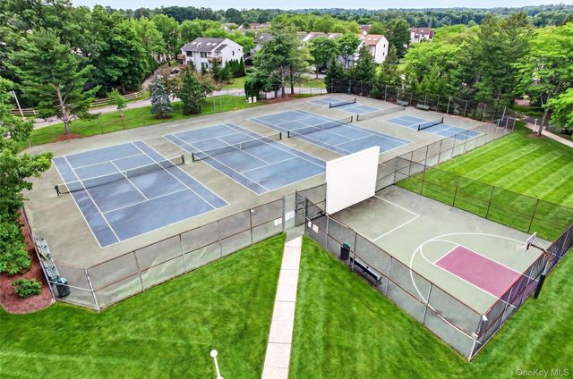 6 Linda Court, Nanuet, NY 10954