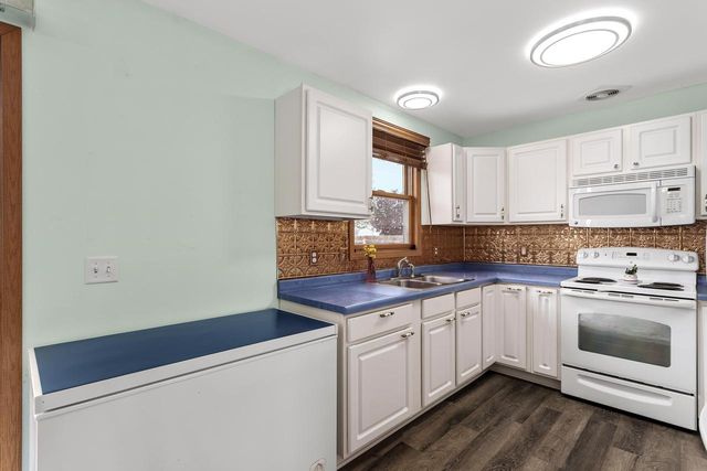 206 Cedar Avenue, Delavan, WI 53115