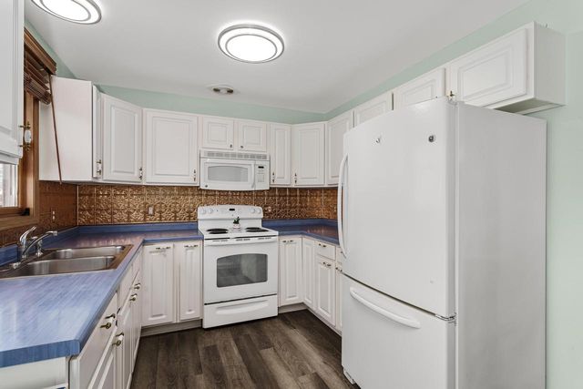 206 Cedar Avenue, Delavan, WI 53115