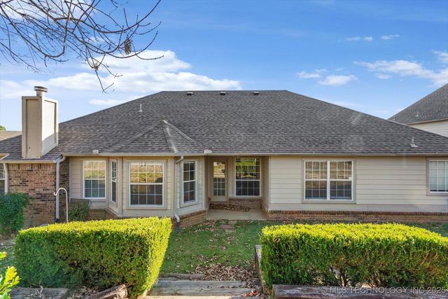 300 S 63rd Street, Broken Arrow, OK 74014