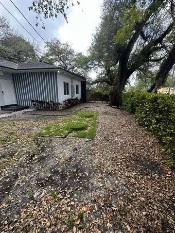 9999 NW 23rd Ave 9999, Miami, FL 33147