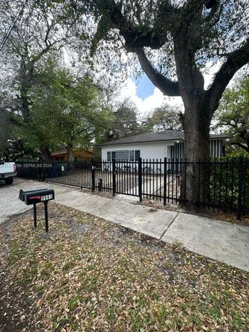 9999 NW 23rd Ave 9999, Miami, FL 33147