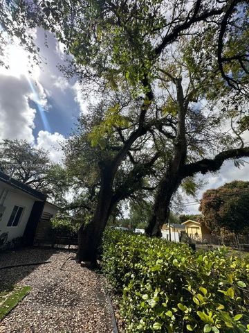 9999 NW 23rd Ave 9999, Miami, FL 33147