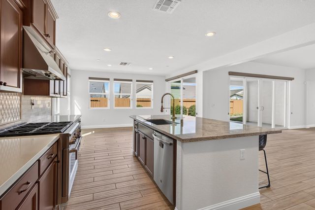 124 Basile Ct, Lincoln, CA 95648