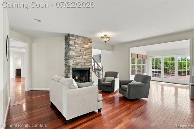 17477 Mystic Valley Court, Northville, MI 48168