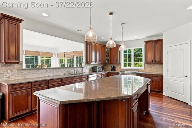 17477 Mystic Valley Court, Northville, MI 48168