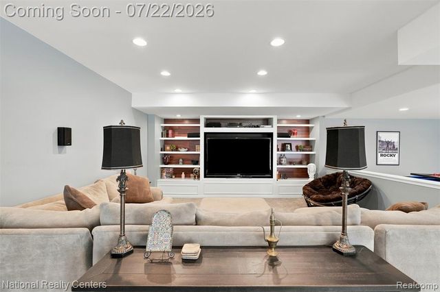 17477 Mystic Valley Court, Northville, MI 48168