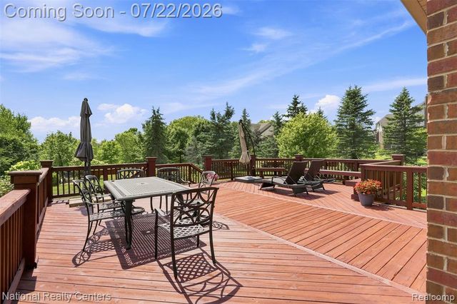 17477 Mystic Valley Court, Northville, MI 48168