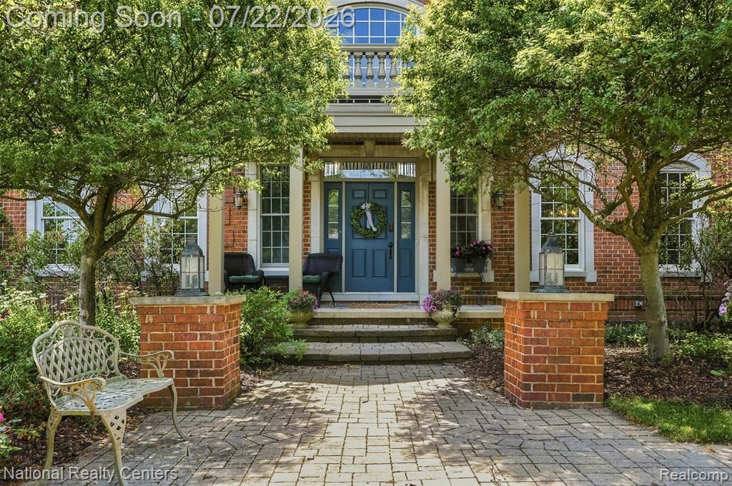 17477 Mystic Valley Court, Northville, MI 48168