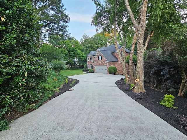 6860 Sterling Drive, Suwanee, GA 30024