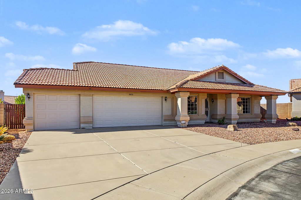 20832 N 109TH Drive, Peoria, AZ 85373 — photo 2