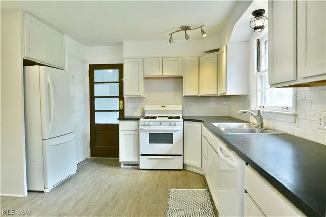 2262 Niles Cortland Road NE, Cortland, OH 44410