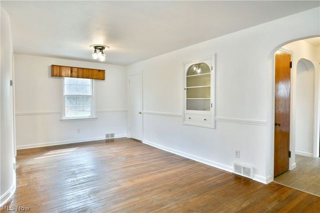 2262 Niles Cortland Road NE, Cortland, OH 44410