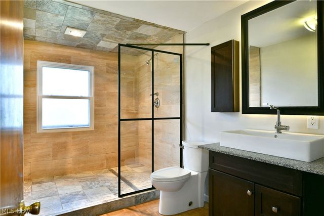 2262 Niles Cortland Road NE, Cortland, OH 44410