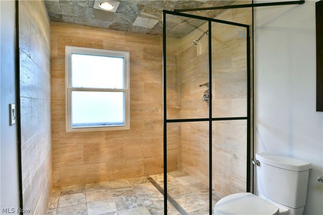 2262 Niles Cortland Road NE, Cortland, OH 44410