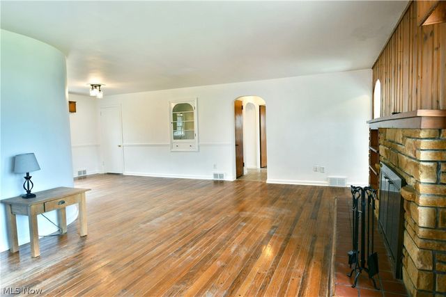 2262 Niles Cortland Road NE, Cortland, OH 44410