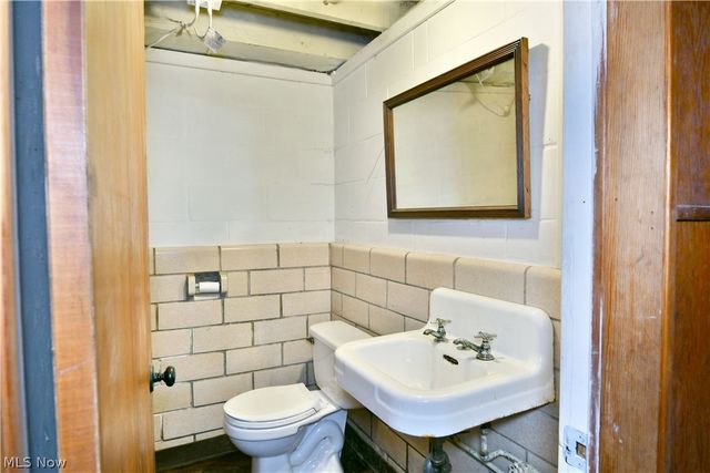 2262 Niles Cortland Road NE, Cortland, OH 44410