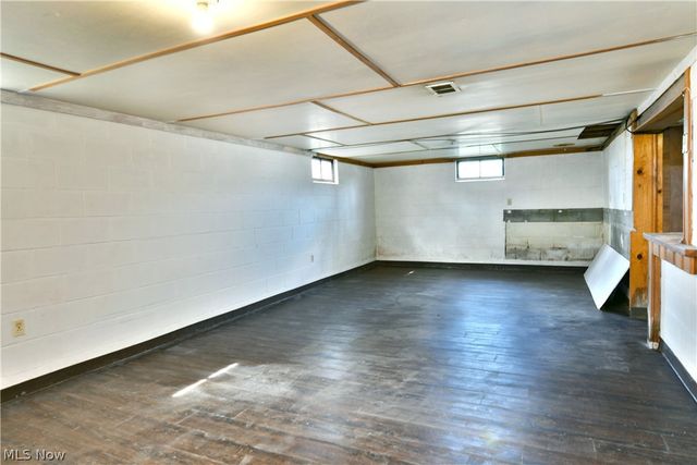 2262 Niles Cortland Road NE, Cortland, OH 44410