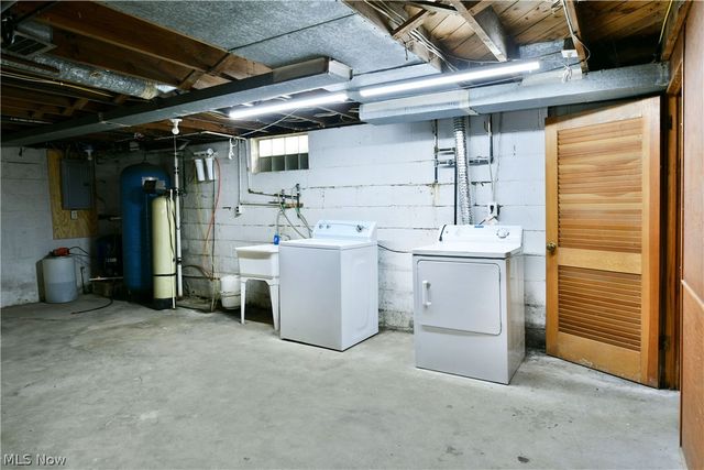 2262 Niles Cortland Road NE, Cortland, OH 44410