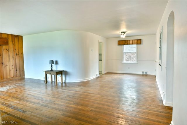 2262 Niles Cortland Road NE, Cortland, OH 44410