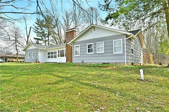 2262 Niles Cortland Road NE, Cortland, OH 44410