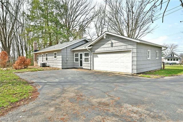 2262 Niles Cortland Road NE, Cortland, OH 44410