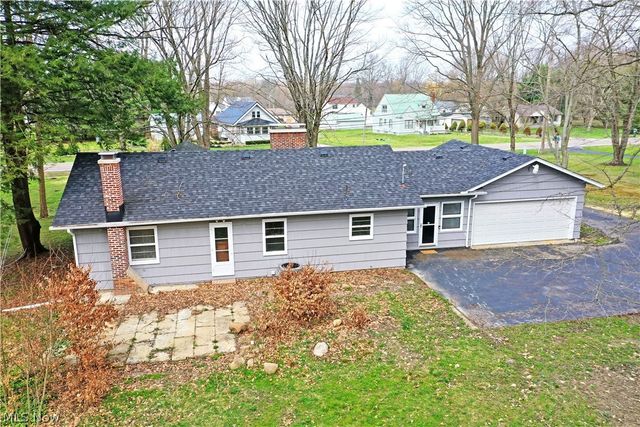 2262 Niles Cortland Road NE, Cortland, OH 44410