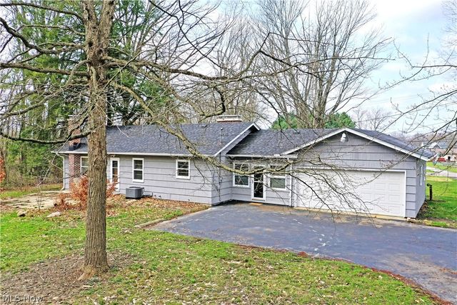 2262 Niles Cortland Road NE, Cortland, OH 44410