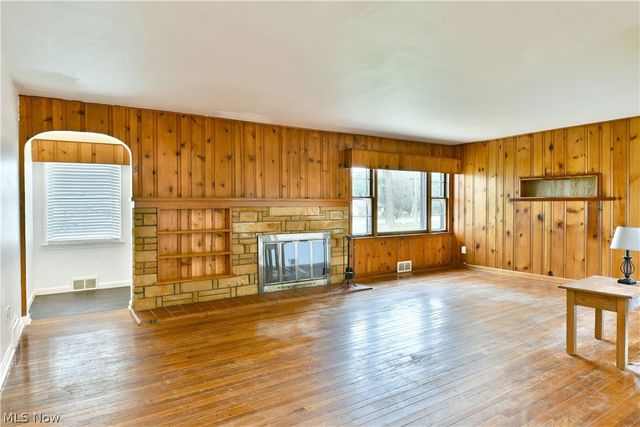 2262 Niles Cortland Road NE, Cortland, OH 44410