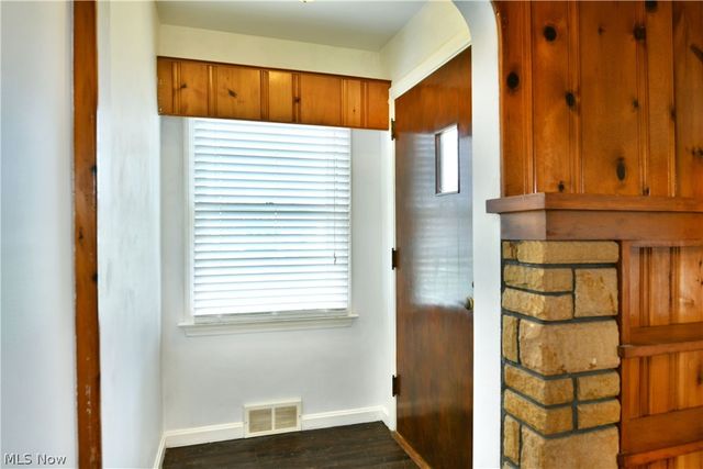 2262 Niles Cortland Road NE, Cortland, OH 44410