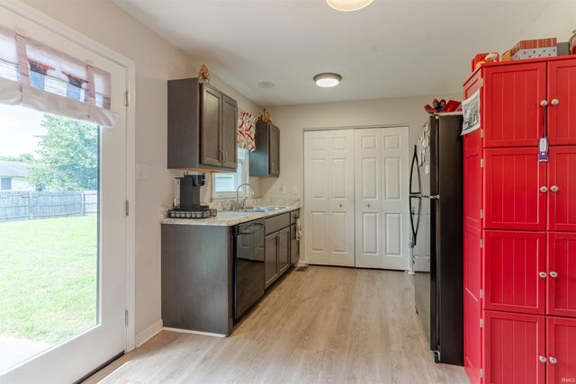 2840 Squire Lane, Evansville, IN 47715