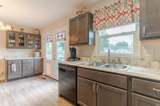 2840 Squire Lane, Evansville, IN 47715