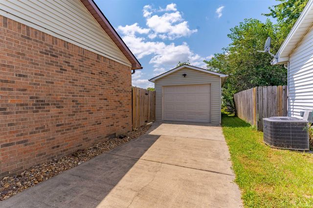 2840 Squire Lane, Evansville, IN 47715