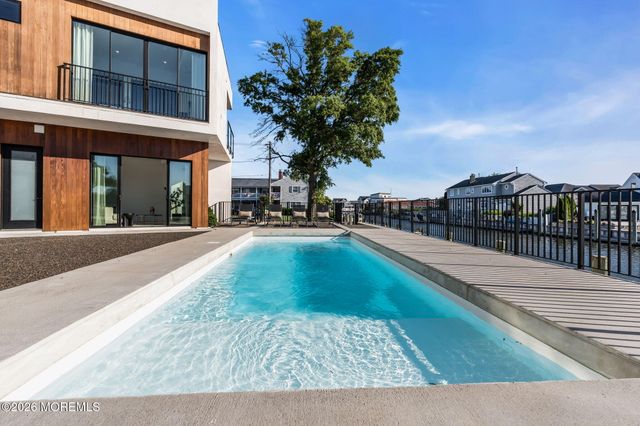 1826 Southeast Drive, Point Pleasant, NJ 08742