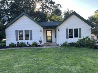 390 S JACKSON STREET, Iola, WI 54945