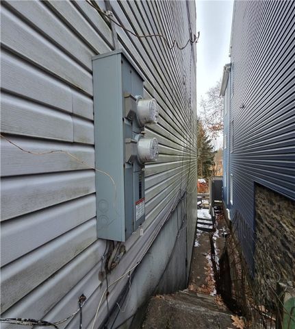 1809 Rialto St, Troy Hill, PA 15212