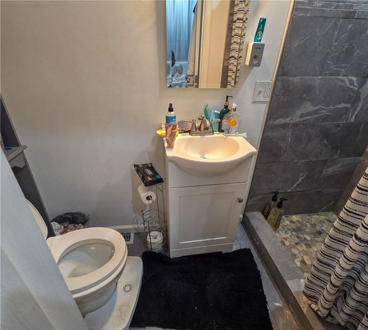 1809 Rialto St, Troy Hill, PA 15212