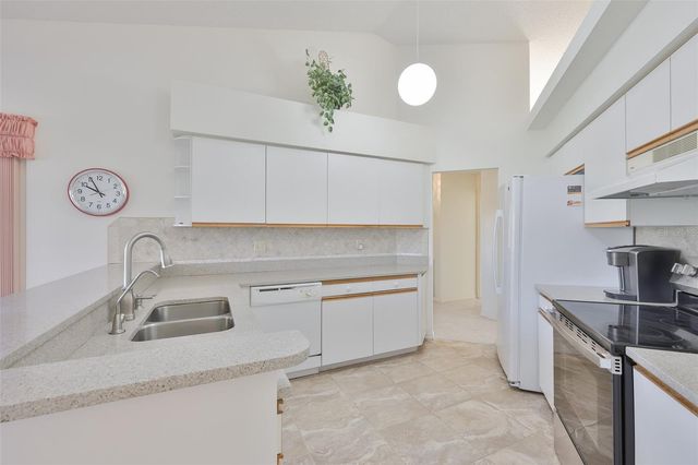 2023 NEW BEDFORD DRIVE, Sun City Center, FL 33573