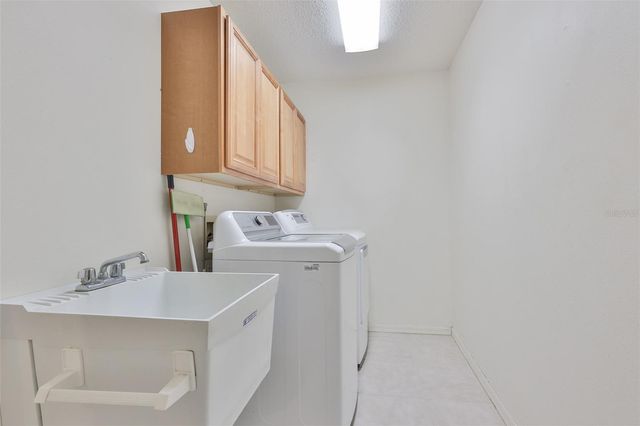 2023 NEW BEDFORD DRIVE, Sun City Center, FL 33573