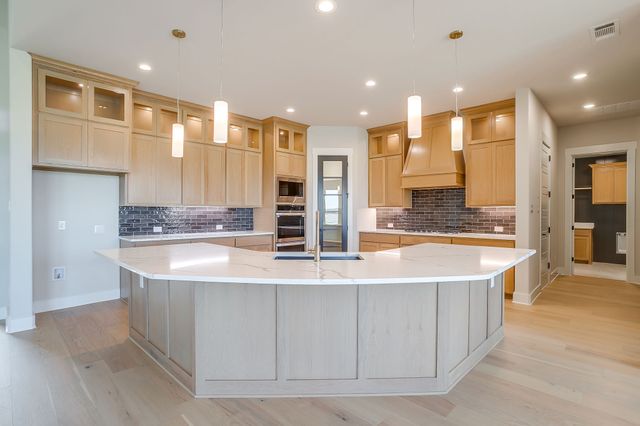 310 Waterfall Ranch Road, Waxahachie, TX 75167