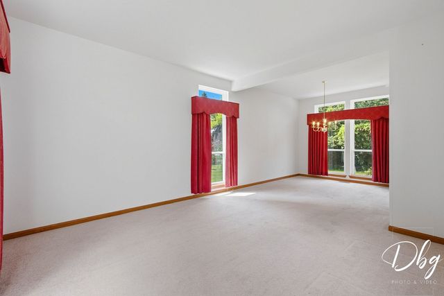 566 W Wildspring Road, Round Lake, IL 60073