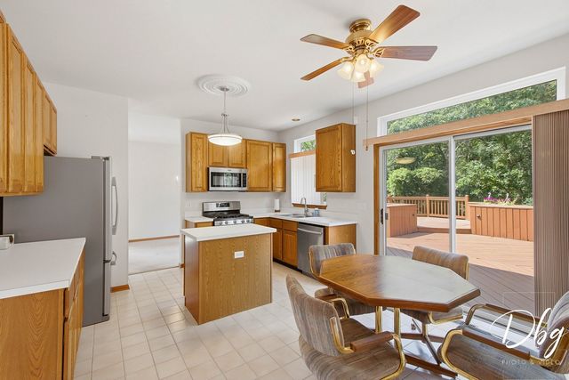 566 W Wildspring Road, Round Lake, IL 60073