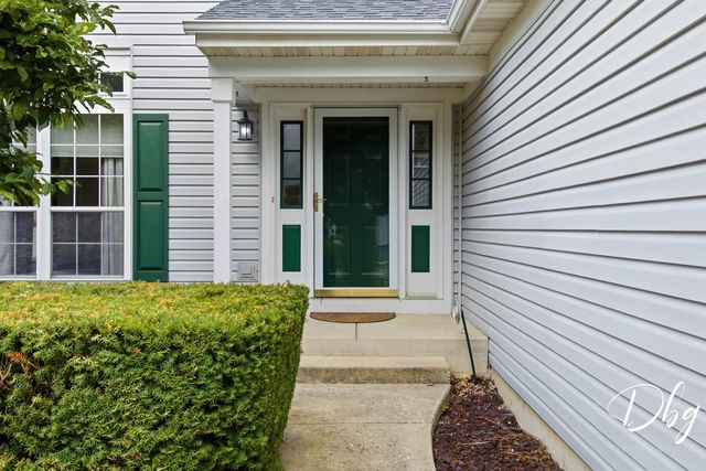 566 W Wildspring Road, Round Lake, IL 60073