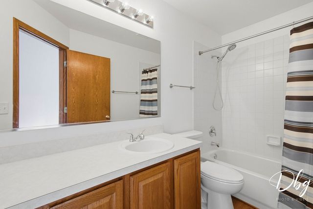 566 W Wildspring Road, Round Lake, IL 60073