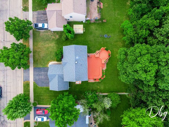 566 W Wildspring Road, Round Lake, IL 60073